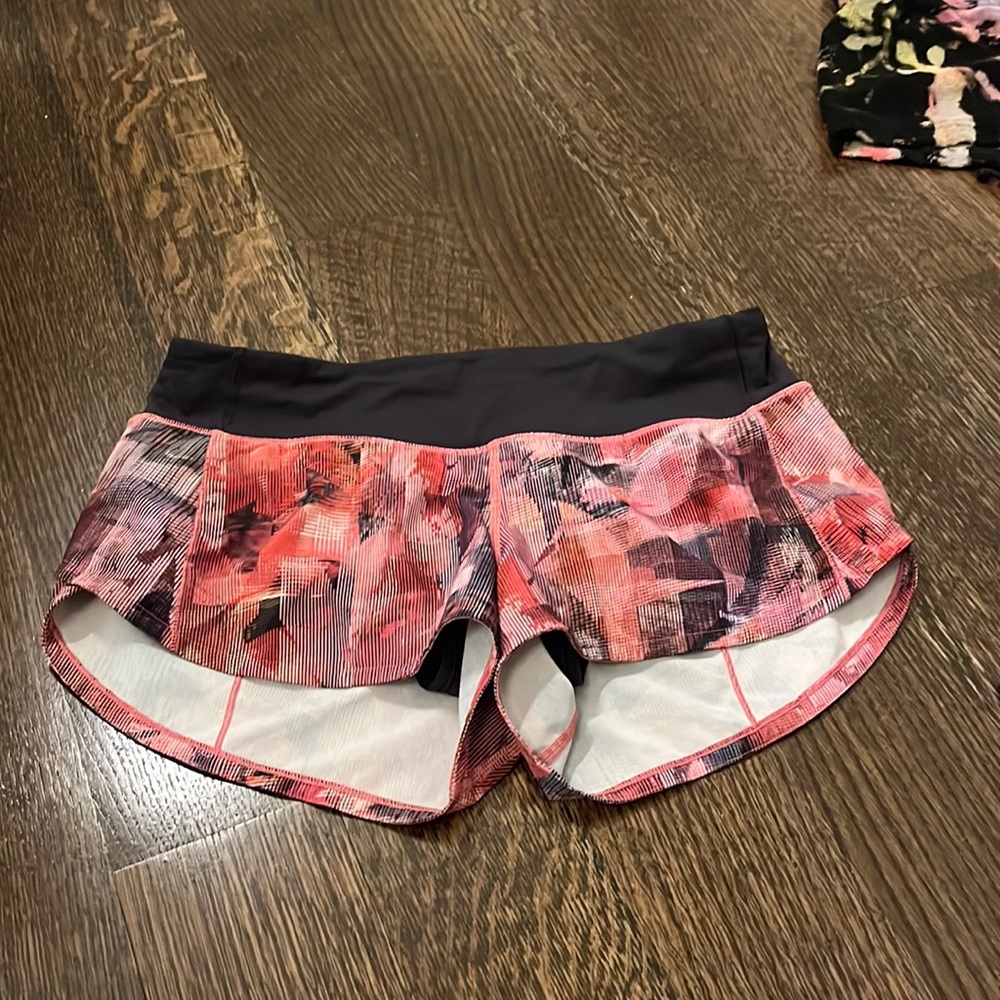 LULULEMON speed up. Size 4. Women’s.